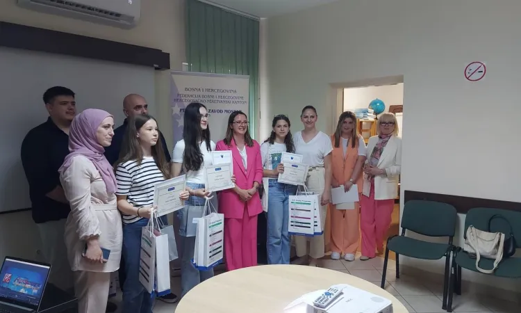 Ceremonija dodjele nagrada za takmičenje iz engleskog jezika koje su organizovali IUS ELS i Pedagoški zavod Mostar